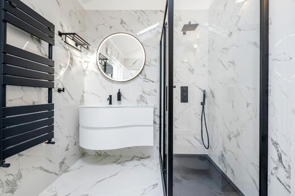 House 10 Mins To Tower Bridge Hot Tub & Parking Londres Exterior foto