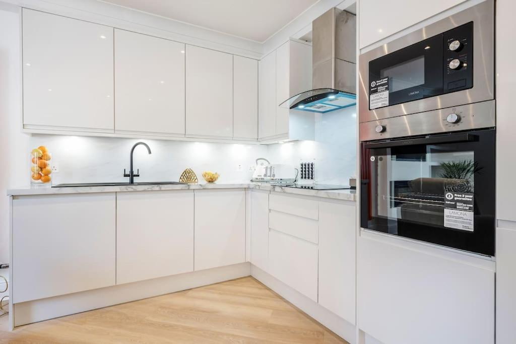 House 10 Mins To Tower Bridge Hot Tub & Parking Londres Exterior foto