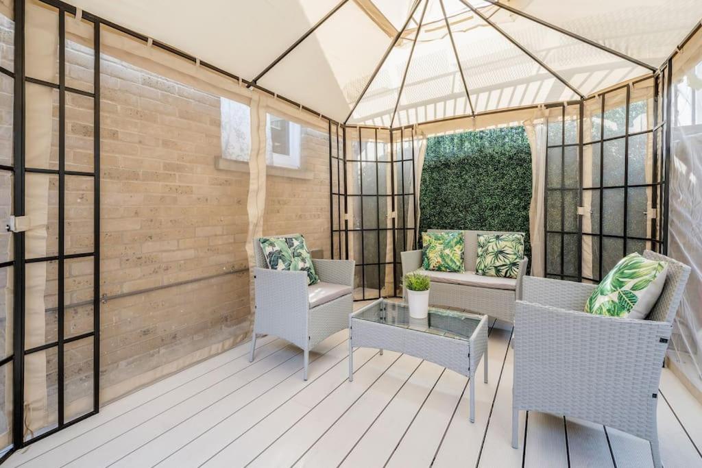 House 10 Mins To Tower Bridge Hot Tub & Parking Londres Exterior foto